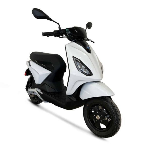 Scooter Electrique PIAGGIO 1 blanc